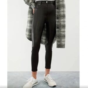 Aritzia Wilfred Free Charm Pant, Black